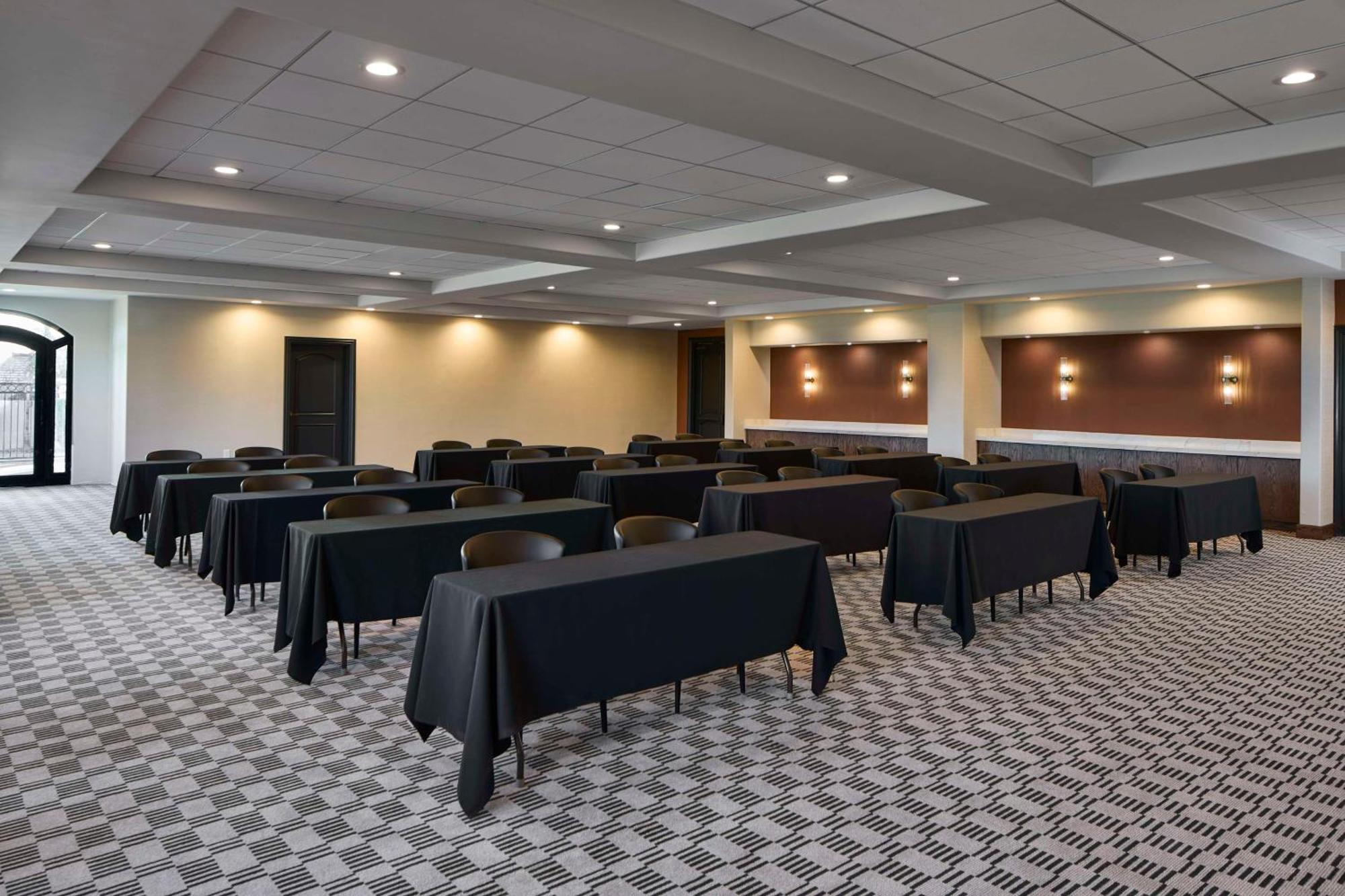 Bellasera Hotel & Suites Paso Robles, Tapestry By Hilton Exterior photo
