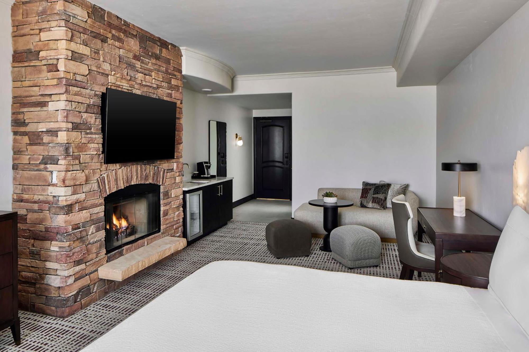 Bellasera Hotel & Suites Paso Robles, Tapestry By Hilton Exterior photo