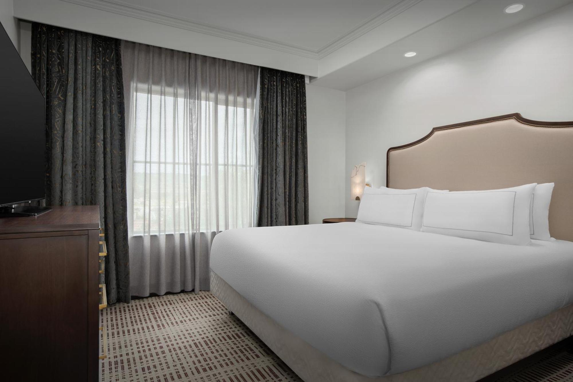 Bellasera Hotel & Suites Paso Robles, Tapestry By Hilton Exterior photo